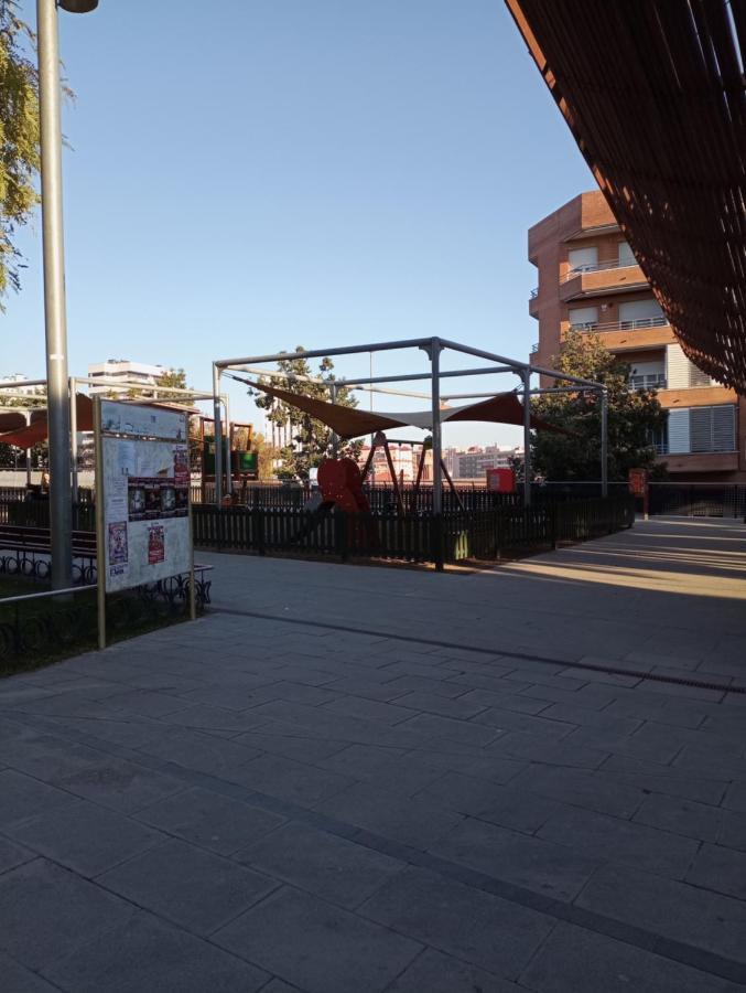 Ahllenrock Como Un Hotel, Pero Solo Para Ti Cornellà de Llobregat Zewnętrze zdjęcie