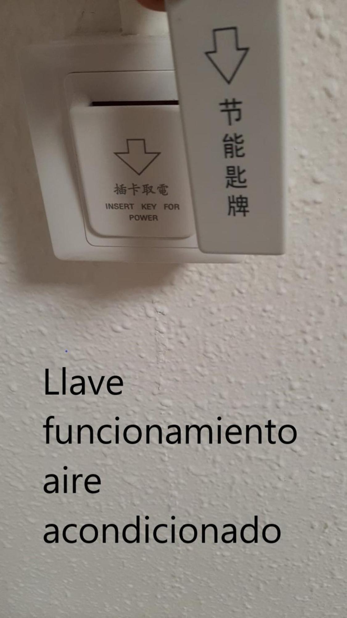 Ahllenrock Como Un Hotel, Pero Solo Para Ti Cornellà de Llobregat Zewnętrze zdjęcie